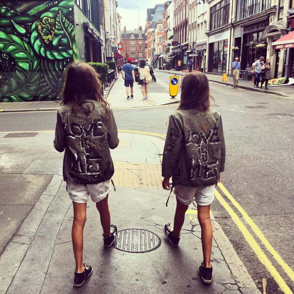 Dana Budeanu, mesaj emoţionant pentru fiicele ei, la împlinirea vârstei de 18 ani: "Copiii sunt sufletul nostru în văzul tuturor" 801581