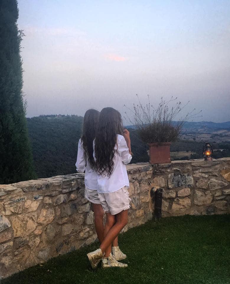 Dana Budeanu, mesaj emoţionant pentru fiicele ei, la împlinirea vârstei de 18 ani: "Copiii sunt sufletul nostru în văzul tuturor" 801582