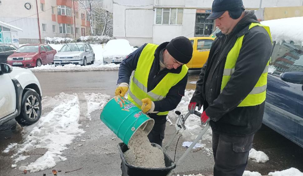 Cinci persoane au ajuns la spitalul din Suceava, într-o oră, după ce au alunecat pe gheaţă 801632