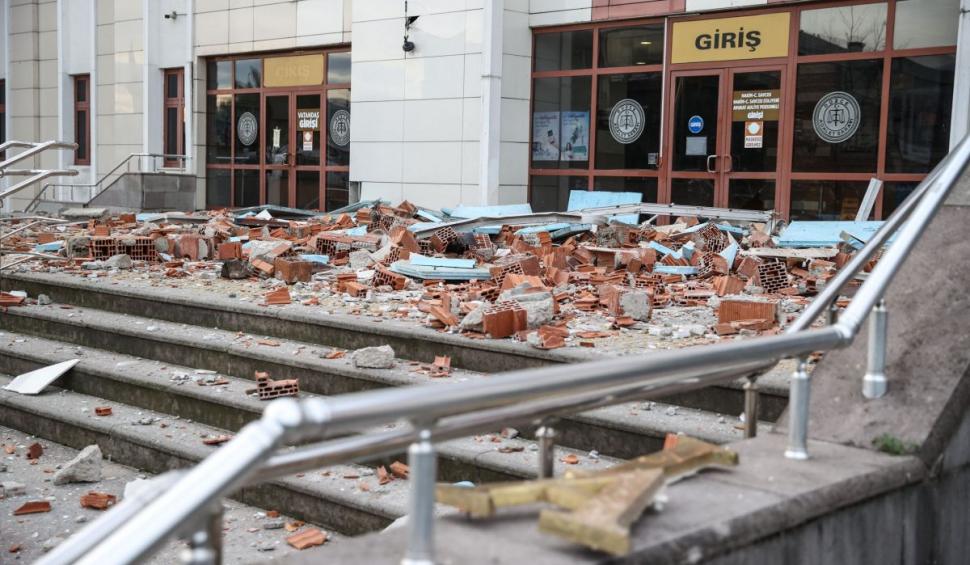 Cutremurul de 5,9 grade din Turcia, urmat de 70 de replici 801614