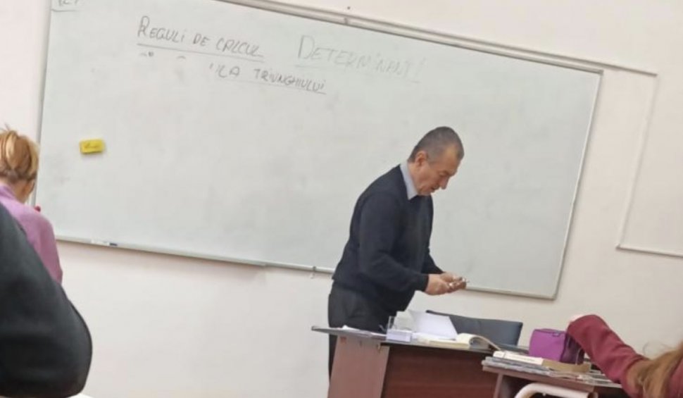 Fostul interlop "Balibacea", angajat ca profesor de matematică într-un liceu din Turda. Profesorii au intrat în grevă japoneză