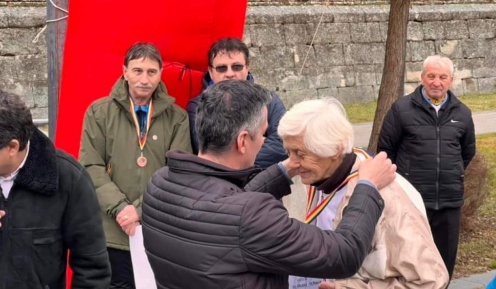 Femeie de 92 de ani, medic pensionar, pe locul 3 la Crosul Unirii de la Alba Iulia: "Ediția din acest an ne-a oferit o experiență plină de emoții și învățăminte"