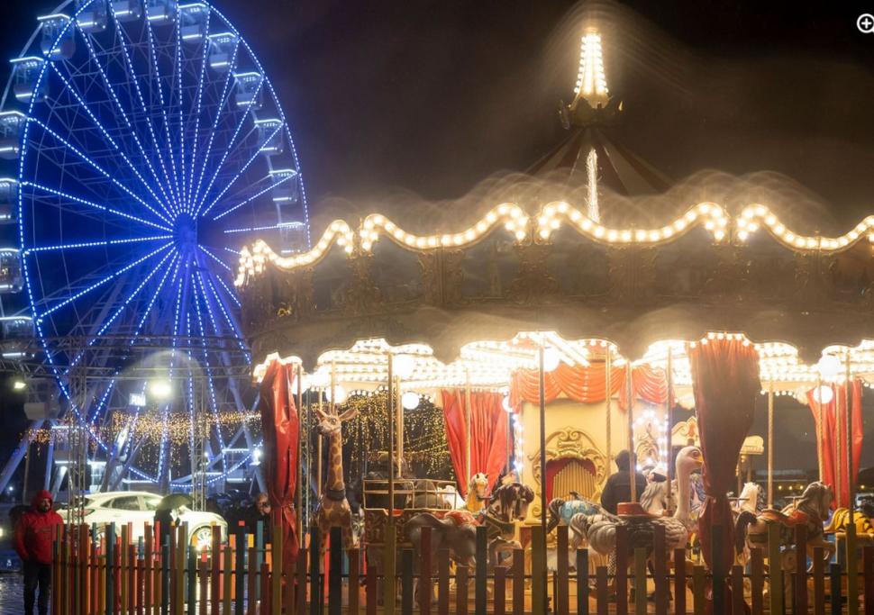 Cât ne costă o zi de distracţie la Târgul de Crăciun din Piaţa Constituţiei