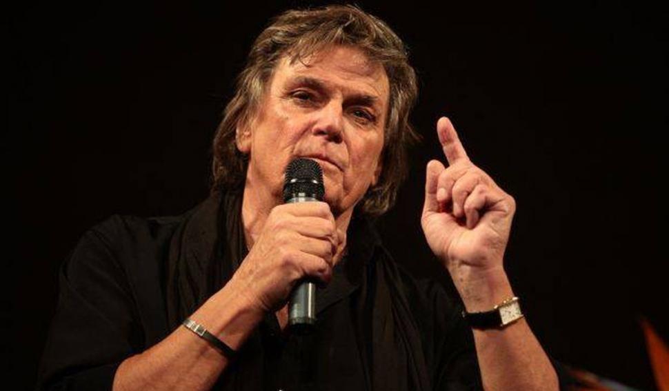 Recunoşti copilul dolofan din poză? Azi e cel mai celebru actor român, cu o stea pe "Walk of Fame-ul" din Bucureşti 802131