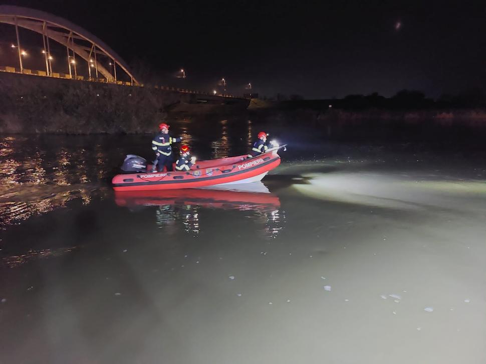 Operațiune de salvare a pompierilor ISU Alba, după ce un băiat de 15 ani a dispărut în râul Mureș 802336
