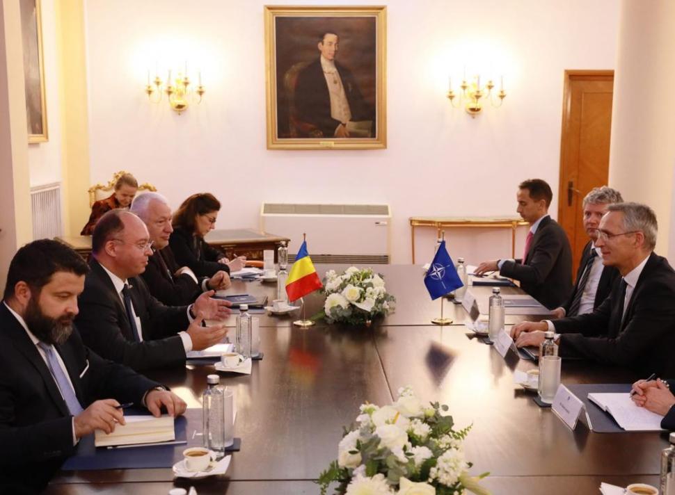 Ministrul român de Externe, întâlnire cu șeful NATO la București. Accent pe creşterea securităţii la Marea Neagră 802530
