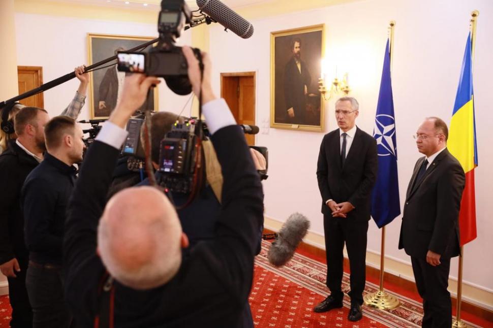 Ministrul român de Externe, întâlnire cu șeful NATO la București. Accent pe creşterea securităţii la Marea Neagră 802531