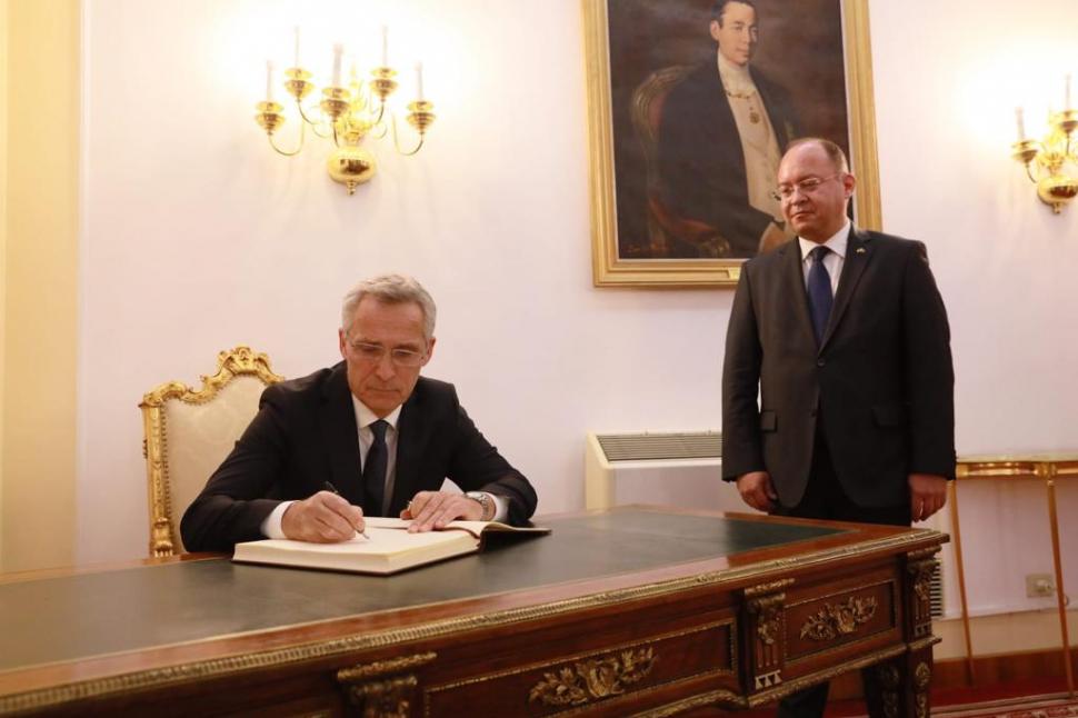 Ministrul român de Externe, întâlnire cu șeful NATO la București. Accent pe creşterea securităţii la Marea Neagră 802532