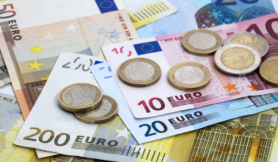 Curs valutar BNR, 29 noiembrie 2022 | Euro scade în raport cu leul și dolarul