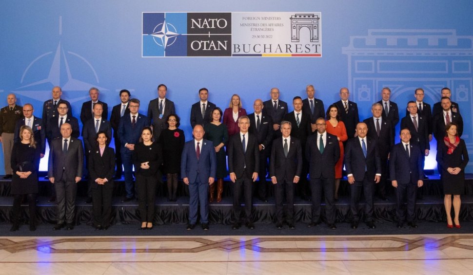 Declarația în cinci puncte adoptată la reuniunea NATO de la București: "Rusia poartă întreaga responsabilitate pentru acest război" 