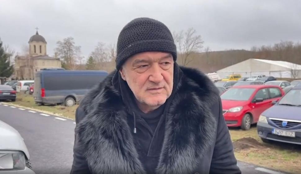 Gigi Becali, cu mătăniile în mână, la peştera Sf. Andrei: "Nu aveam de gând să vin, dar am zis să calc puţin pe sfinţenie, pe unde a fost Sfântul Andrei" 802813