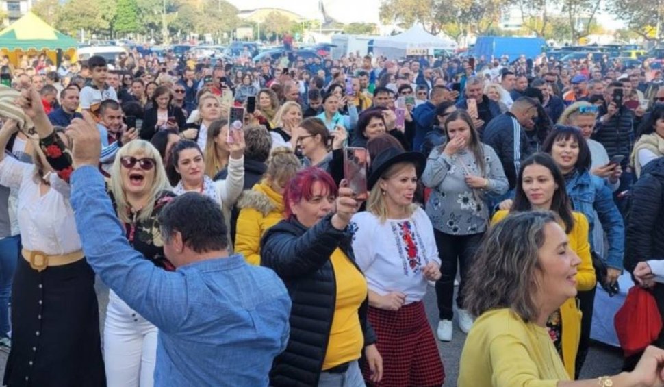 Cine sunt românii care au sărbătorit deja Ziua Națională. S-au adunat cu miile la dans, mici și bere