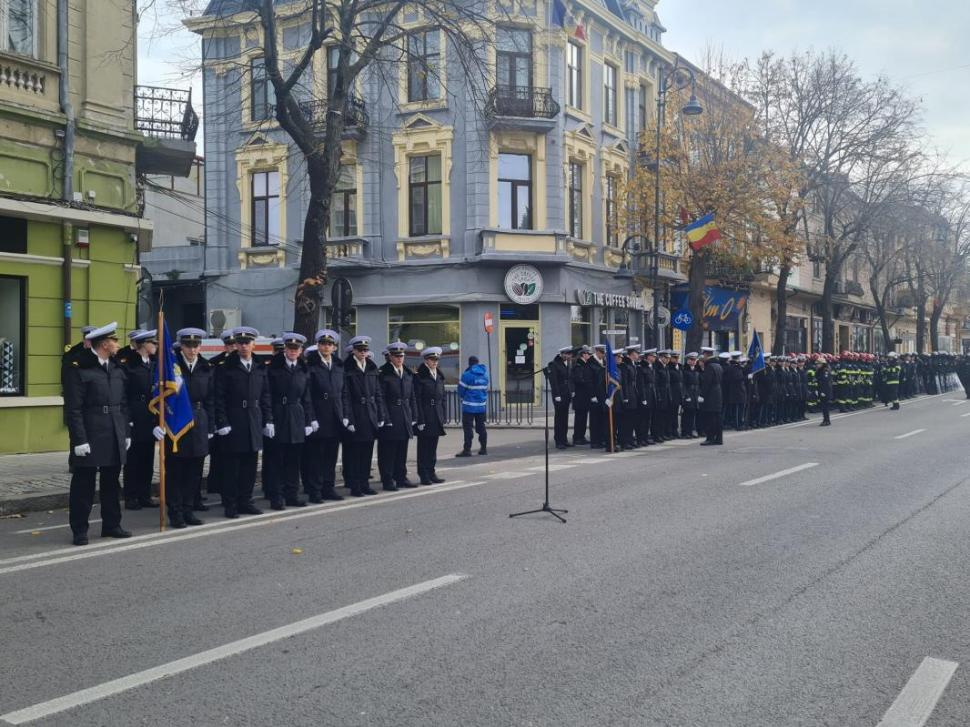 1 Decembrie, Ziua Naţională a României. Iohannis a fost la paradă, avioanele şi elicopterele nu au zburat | Parada militară se vede la Antena 3 CNN 802958