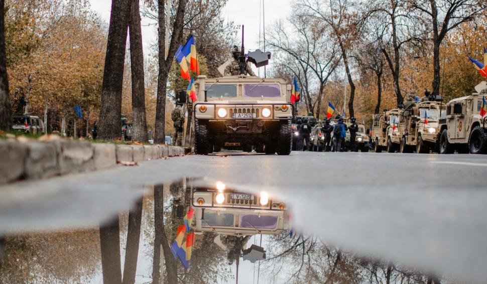 1 Decembrie, Ziua Naţională a României. Iohannis a fost la paradă, avioanele şi elicopterele nu au zburat | Parada militară se vede la Antena 3 CNN 803019