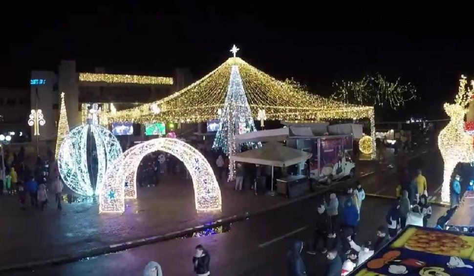 Zeci de oameni, evacuați de la Târgul de Crăciun din cauza unei alarme cu bombă în Călărași