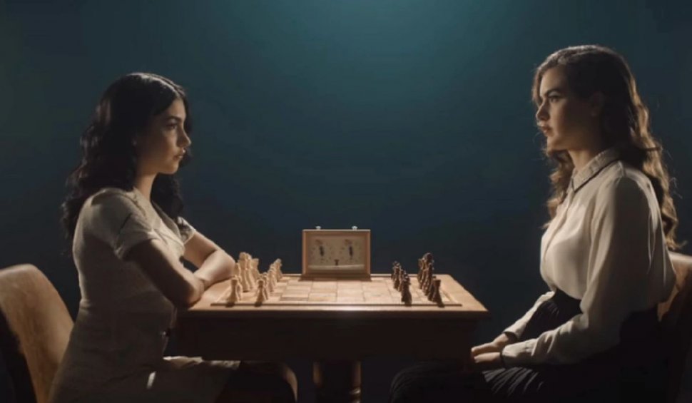 Alexandra şi Andrea Botez, surorile care fac performanţă în lumea şahului, dar şi în mediul online