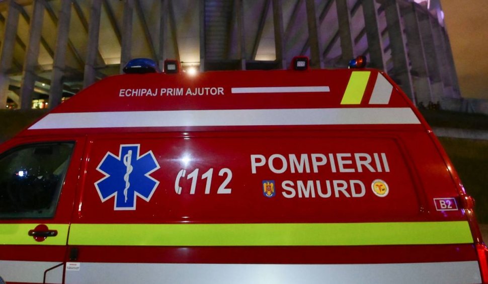 Un bărbat a ameninţat că îşi dă foc, dar s-a speriat de polițiști și a căzut de la etaj, în Drobeta-Turnu Severin