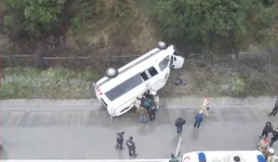 Nouă români, implicați într-un accident, în Istanbul | Microbuzul care îi transporta la aeroport s-a răsturnat 803420