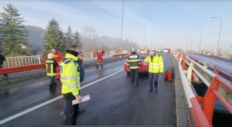 Carambol cu 16 mașini și o ambulanță, la ieșire din Brașov | ”Gheața neagră”, extrem de periculoasă pentru șoferi 803486