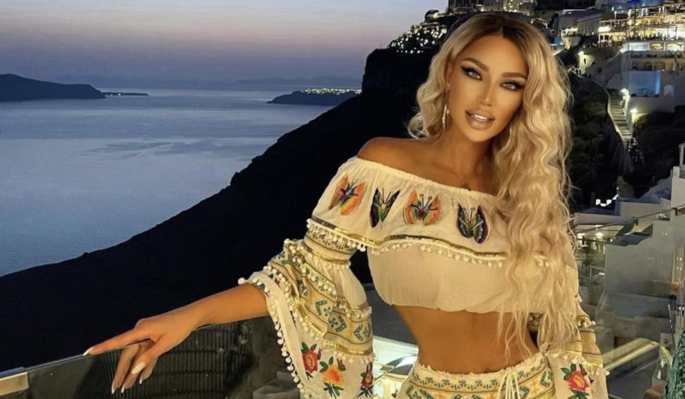 Recunoşti fetiţa cu chip angelic? Azi e vedetă TV, total transformată, una dintre cele mai dorite românce din showbiz 803559