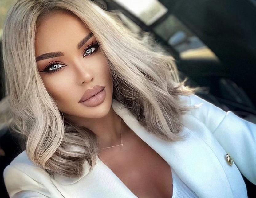 Recunoşti fetiţa cu chip angelic? Azi e vedetă TV, total transformată, una dintre cele mai dorite românce din showbiz 803561