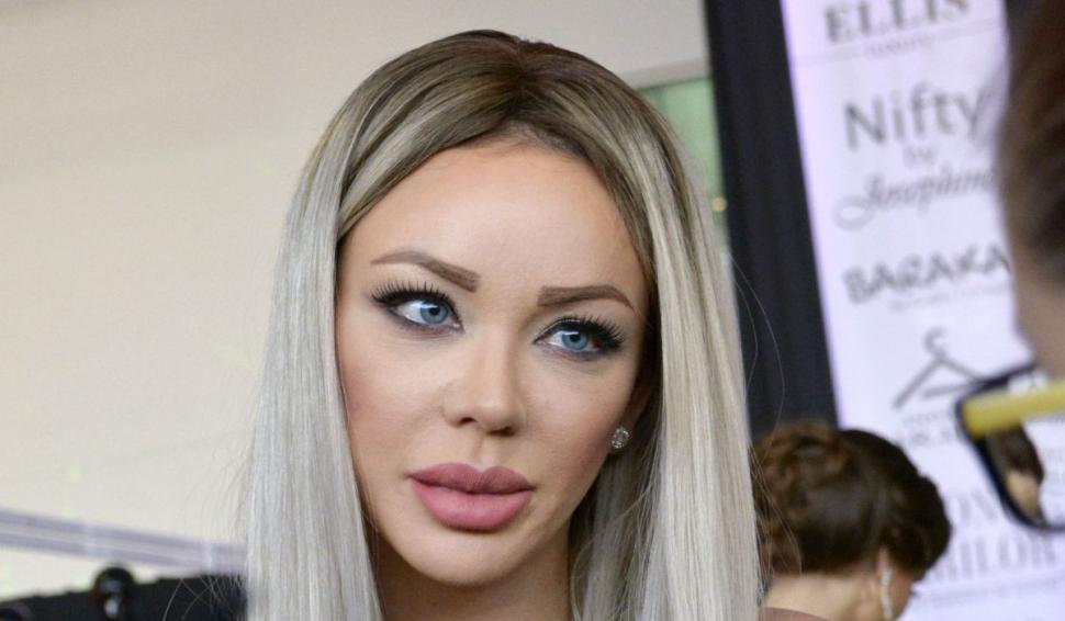 Recunoşti fetiţa cu chip angelic? Azi e vedetă TV, total transformată, una dintre cele mai dorite românce din showbiz 803566