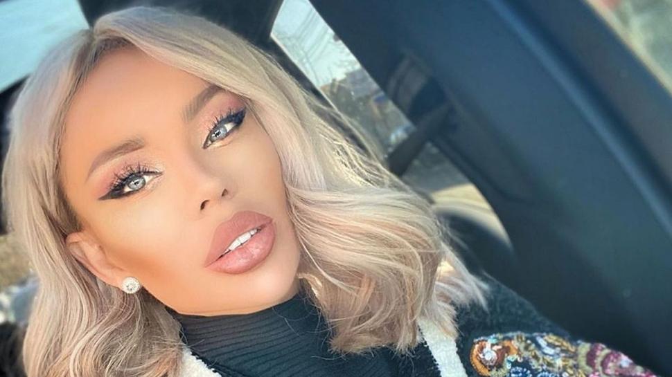 Recunoşti fetiţa cu chip angelic? Azi e vedetă TV, total transformată, una dintre cele mai dorite românce din showbiz 803575