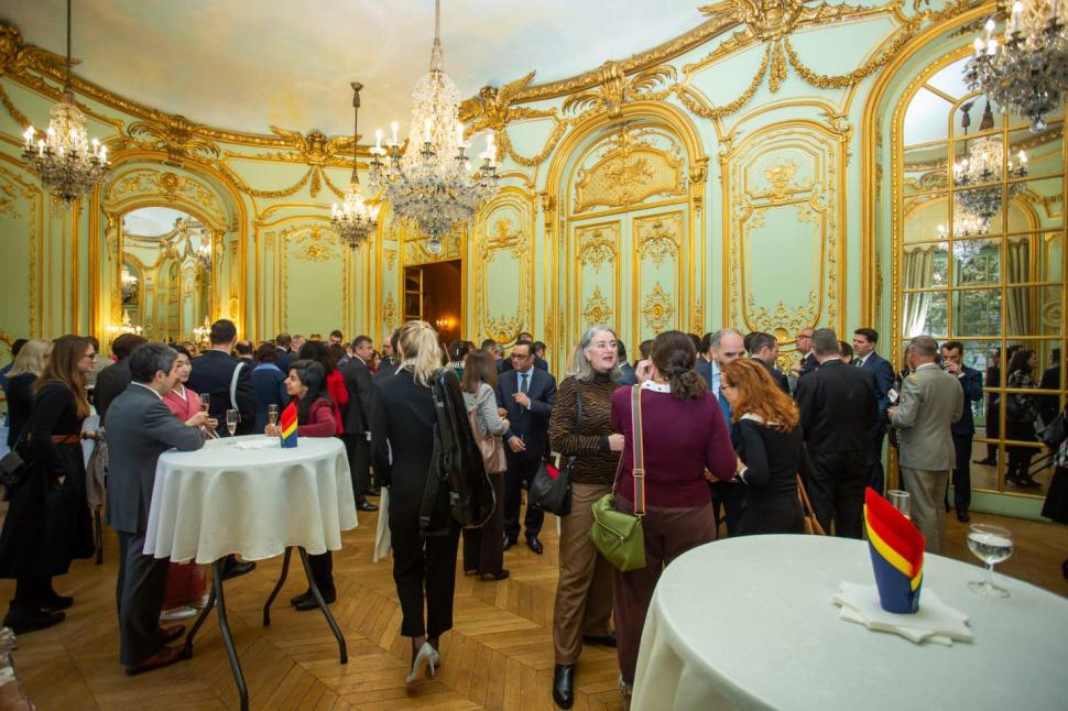 Ministrul Culturii, la Ambasada României din Paris: ”Peste 300 de diplomați au participat cu bucurie la evenimentul nostru special” 803850