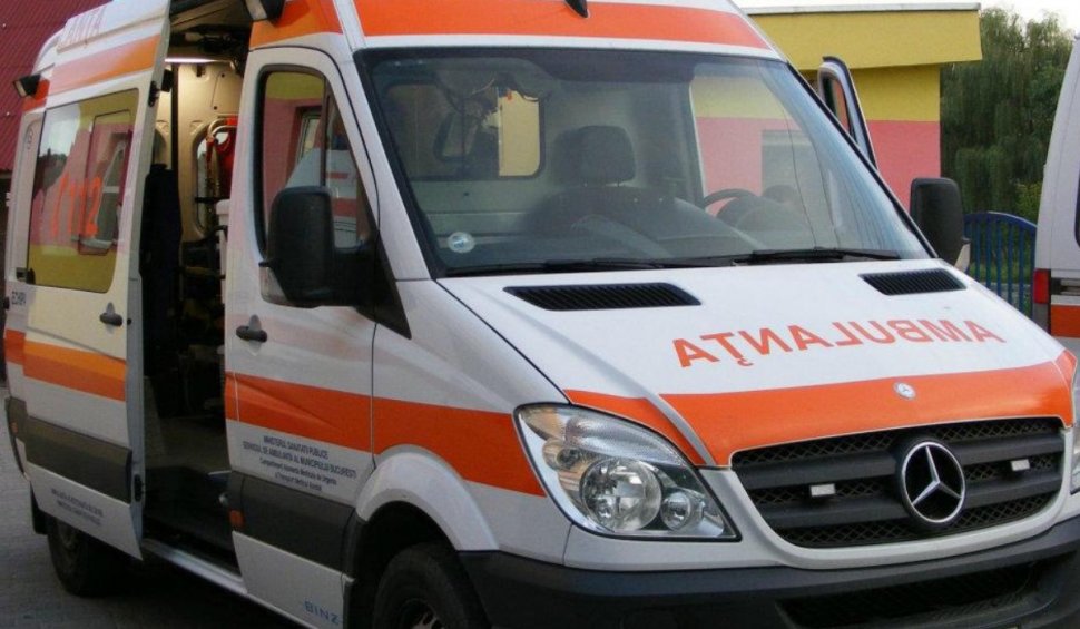 Angajat al Ambulanţei, înjunghiat în timp ce încerca să salveze viaţa unui bărbat, în Râmnicu Sărat