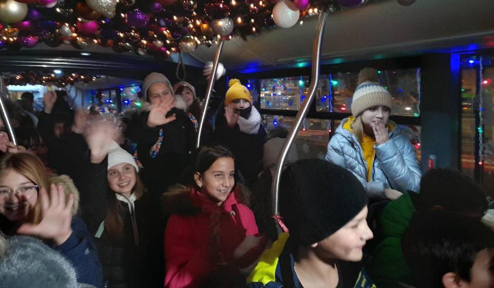 Orașul din România în care circulă autobuzul lui Moș Crăciun. Copiii călătoresc gratuit 804285