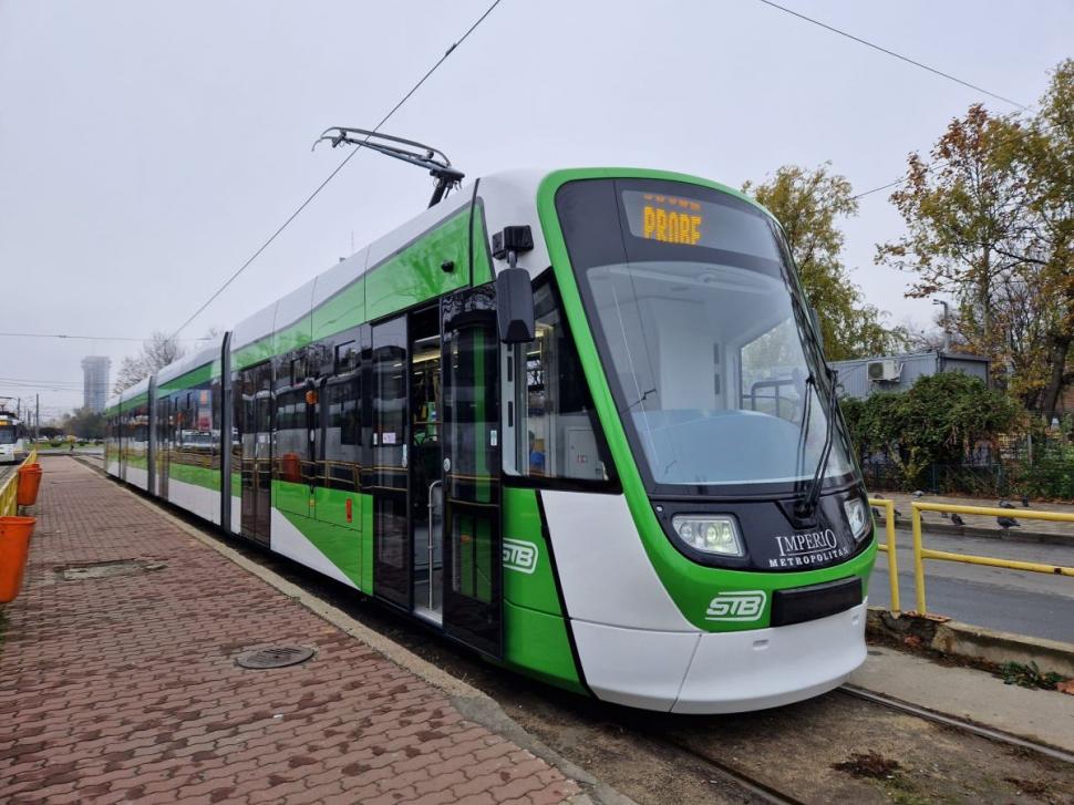 Cum arată noile tramvaie Imperio, care vor circula pe linia 41 de sâmbătă. Vin la pachet cu controlori dedicați 804440