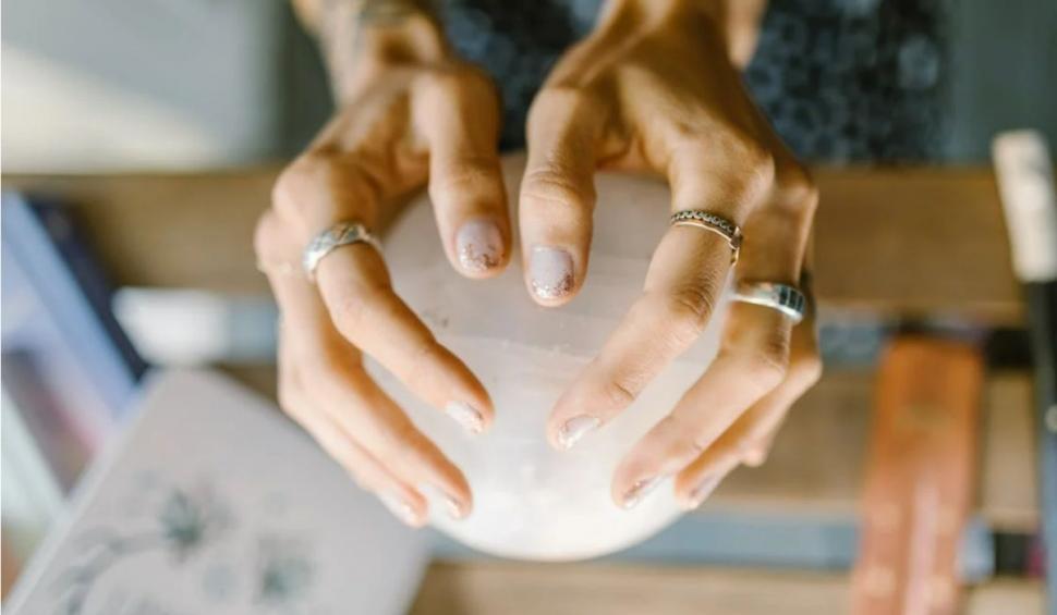 Horoscop 2023, cu Cristina Demetrescu: "Anul viitor e ca un prinţ pe cal alb. Oamenii trebuie să comunice bine cu Divinul" 804325