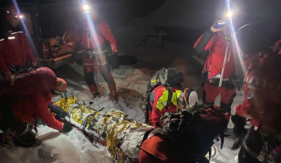 Patru ucrainieni, salvaţi de salvamontiştii din Maramureş | O persoană a murit: "O altfel de misiune" 804352