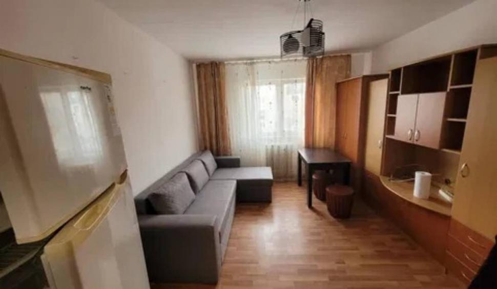 Cu cât a ajuns să fie închiriată garsoniera cu toaleta în bucătărie, din Cluj. “Cu buda în bucătărie și vreți atâția bani?” 804716