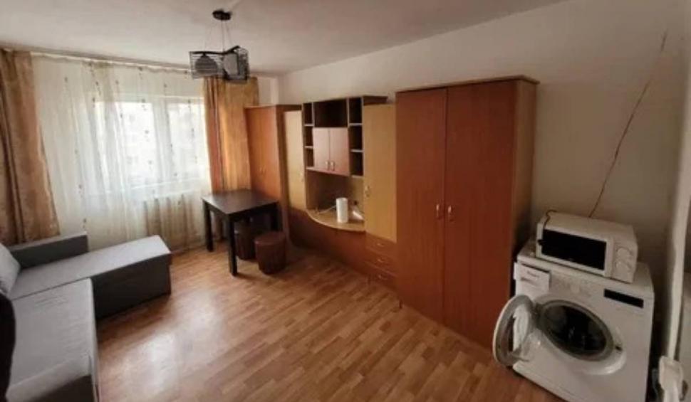 Cu cât a ajuns să fie închiriată garsoniera cu toaleta în bucătărie, din Cluj. “Cu buda în bucătărie și vreți atâția bani?” 804718