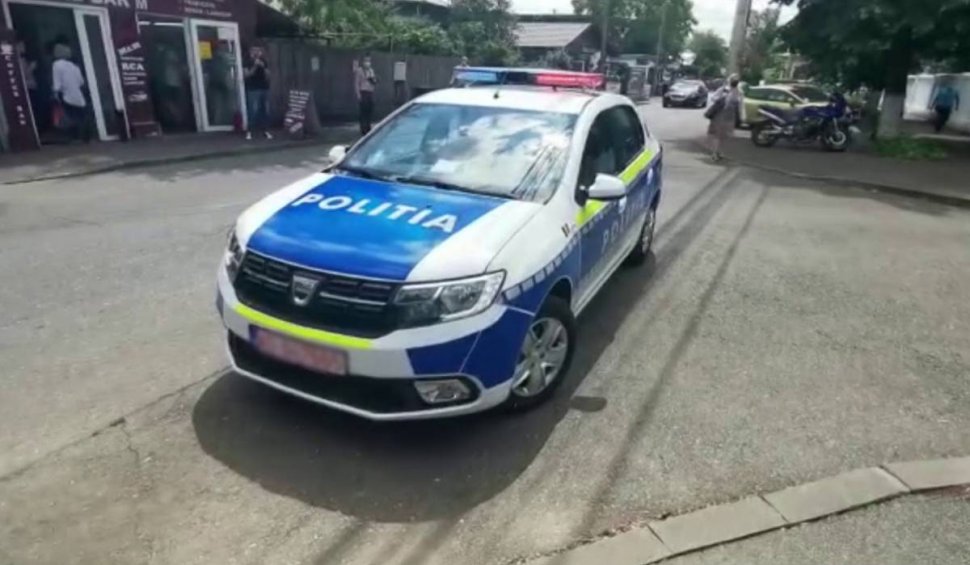 Maşină de Poliţie implicată într-un accident în Bucureşti. Trei poliţişti au ajuns la Urgenţe