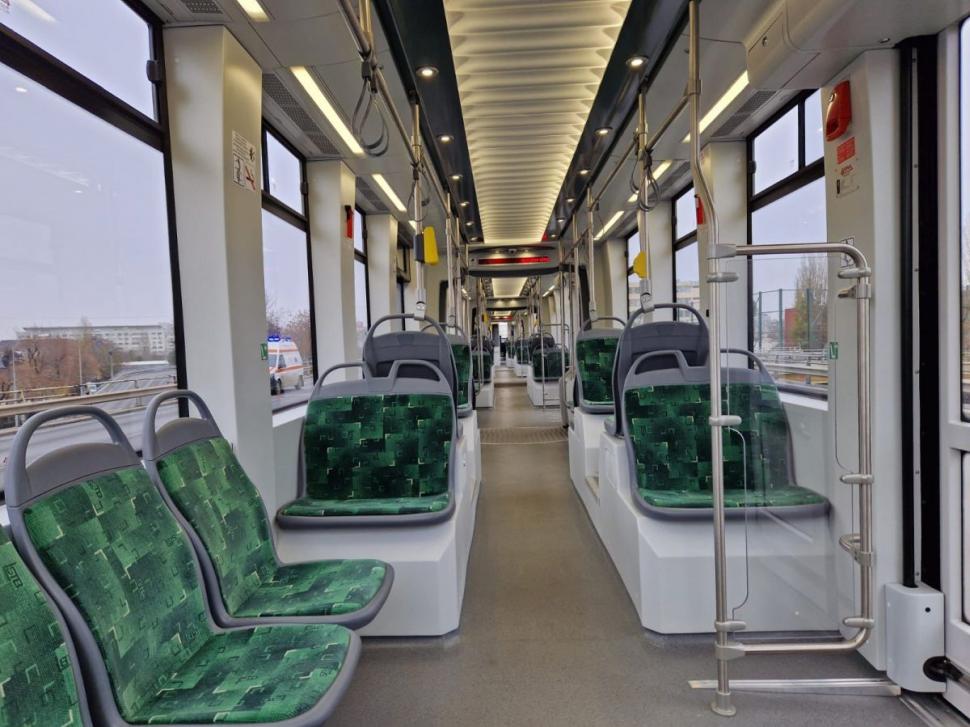 Noile tramvaie de pe linia 41 din Bucureşti, inaugurate după luni de întârziere 804811