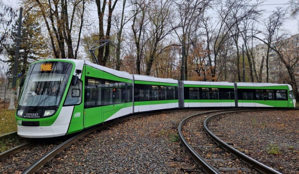 Noile tramvaie de pe linia 41 din Bucureşti, inaugurate după luni de întârziere