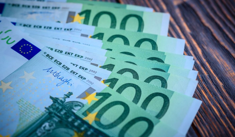 Un milion de euro, bani furaţi dintr-o bancă din Alba, ar fi ajuns la săraci şi la biserici