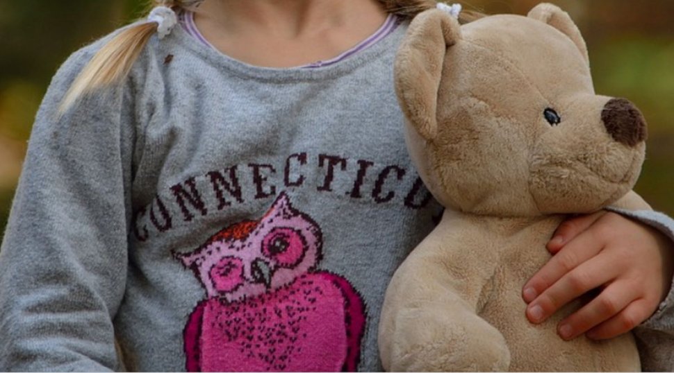 O fetiţă de 11 ani din Ploieşti a minţit că a fost accidentată de o maşină, după ce se bătuse la şcoală