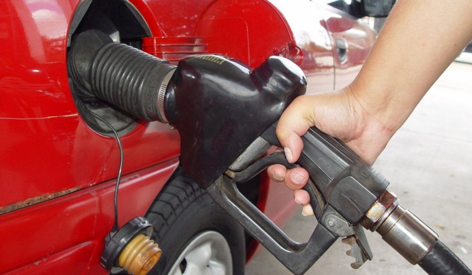 Litrul de benzină se apropie de 6 lei. Prețul carburanţilor în România, astăzi, 12 decembrie 2022