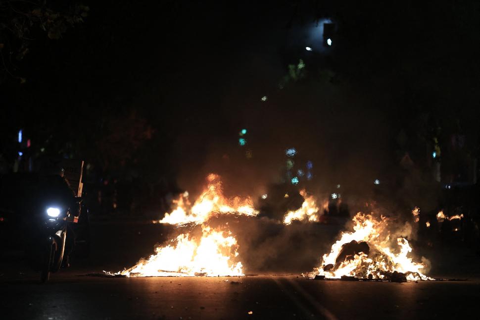 A murit adolescentul împușcat de poliția greacă la Salonic. Autoritățile se așteaptă la proteste violente ale minorității rome 805231