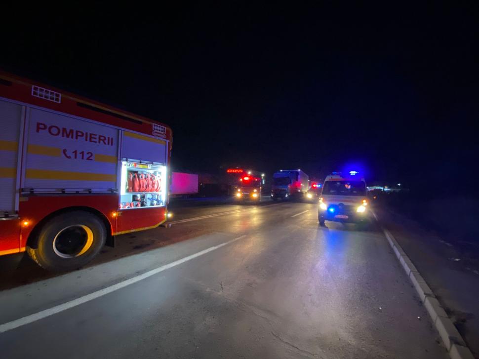 Microbuz cu pasageri, implicat într-un accident în Brașov. 11 persoane, printre care trei copii, au ajuns la spital 805311