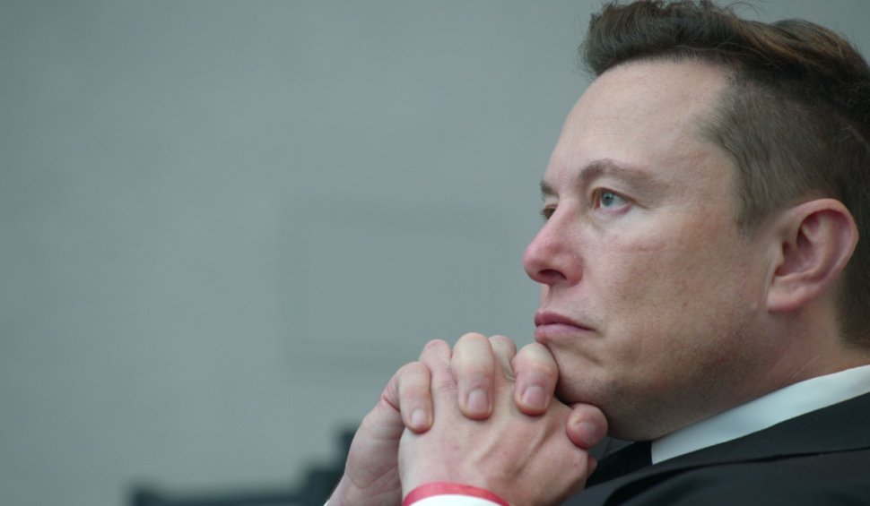 Twitter a suspendat contul care urmărea avionul privat al lui Elon Musk