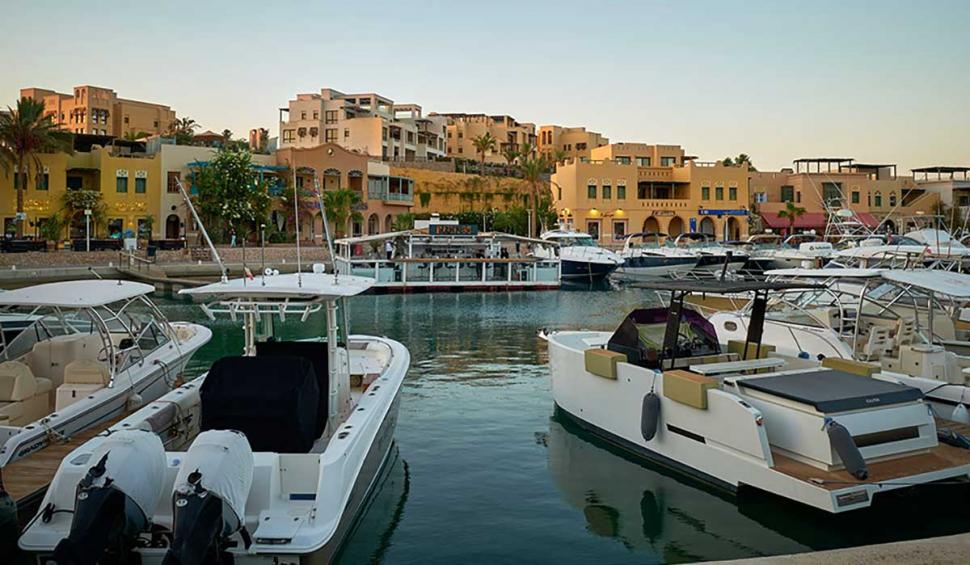 Cei care nu s-au hotărât unde să facă revelionul, încă se mai pot duce la plajă, în Hurghada 805657