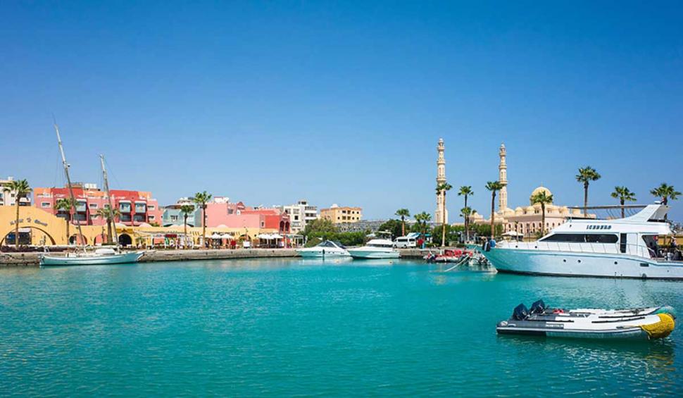 Cei care nu s-au hotărât unde să facă revelionul, încă se mai pot duce la plajă, în Hurghada 805660