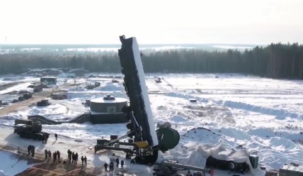 Rușii au încărcat o rachetă nucleară Yars într-un lansator și au publicat imaginile