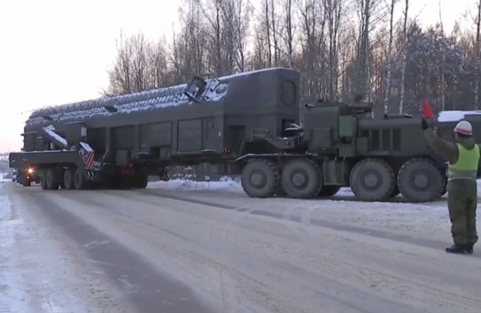 Rușii au încărcat o rachetă nucleară Yars într-un lansator și au publicat imaginile 805668