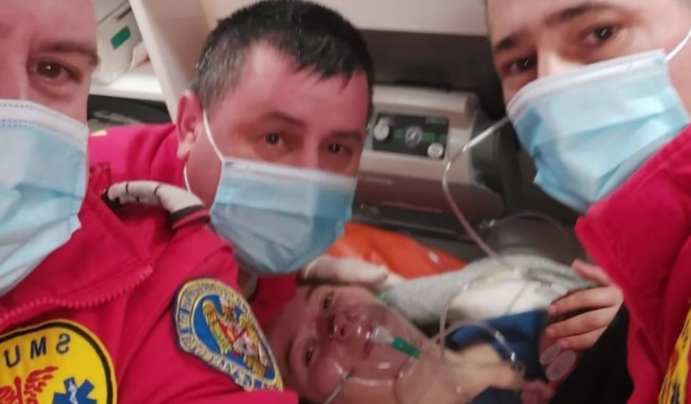 O femeie din Suceava a născut în ambulanță. Membru al echipajului: "Nici când s-a născut cel mic, al meu, nu am fost așa de emoționat"