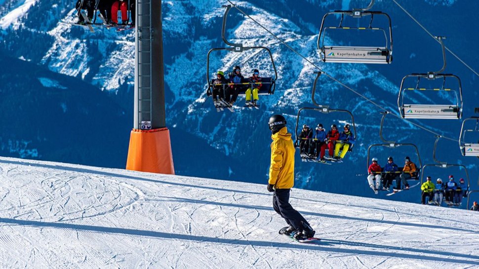 Cât a ajuns să coste un ski pass de o zi pe pârtia din Sinaia: ”Alooo, vrem doar să schiem, nu să cumpărăm domeniul!”